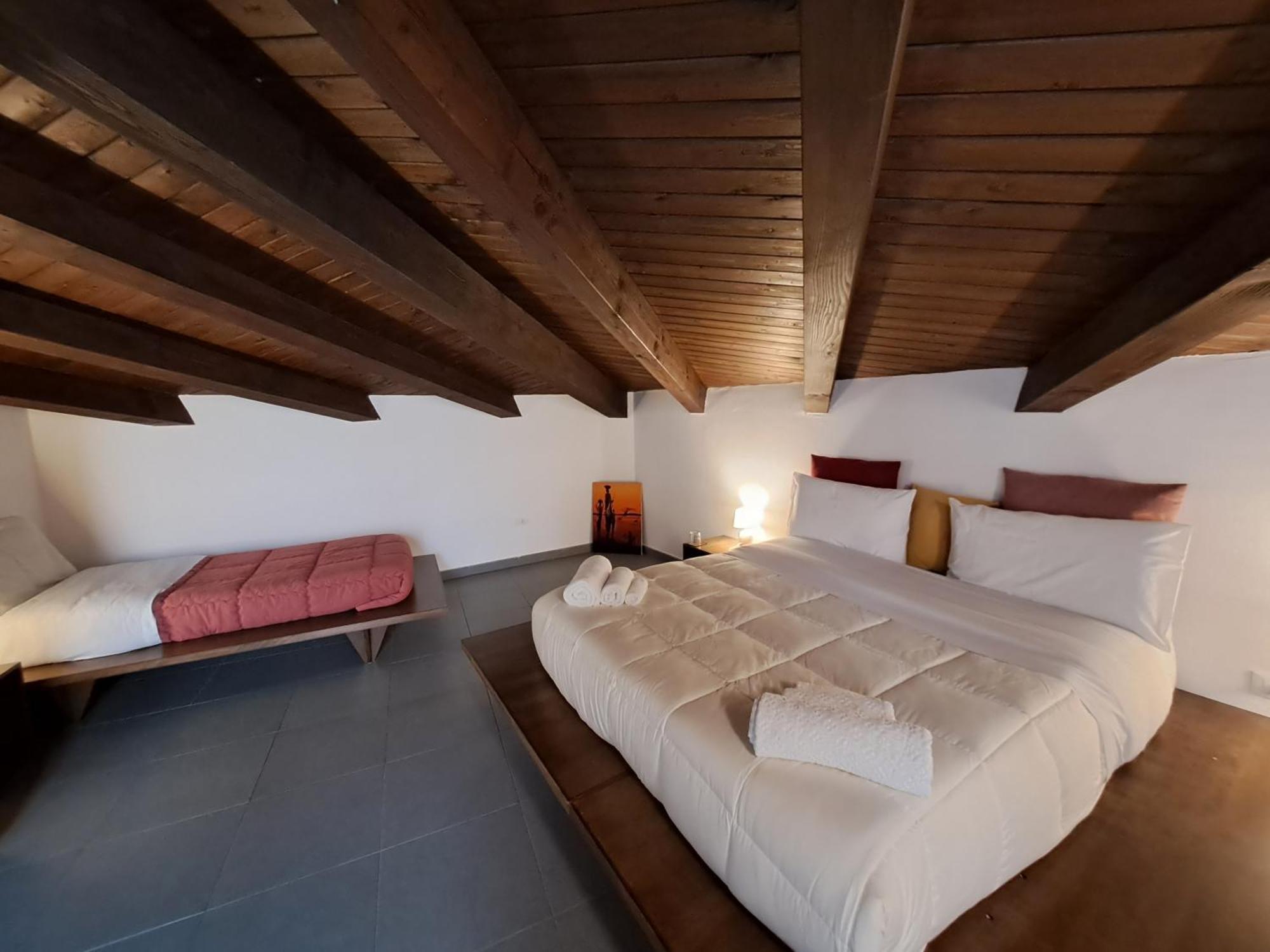 Sopra Moltivolti Guesthouse Палермо Стая снимка